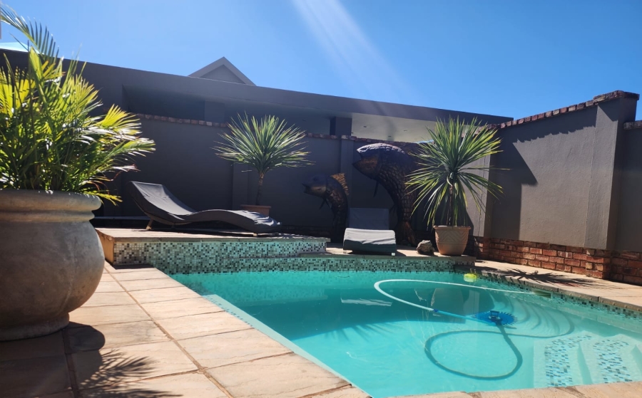 4 Bedroom Property for Sale in Wilkoppies North West